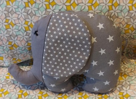 Elefant aus Stoff